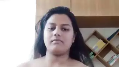 Delhi girl removes her bra and shows her big boobs