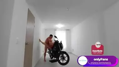 Le Pido Al Primo De Mi Novio Que Me Grabe Teniendo Sexo En Su Motocicleta En Medellin Colombia - Alex Adams