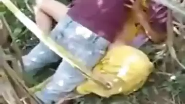 Gaon ki randi outdoor fucking – Threesome desi sex