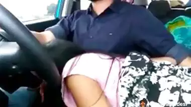 Driving guy gets an Indian blowjob from his horny GF
