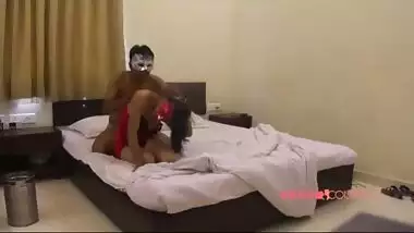 Indian house wife blowjob to ex-lover in hotel room