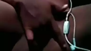 Indian girl fingering pussy – Desi leaks