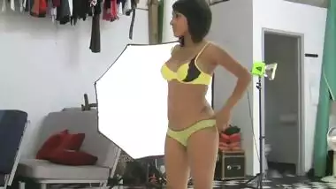 UK Indian Babe Nadia Show - Movies. video2porn2
