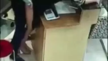 Spy cam caught lewd Desi boss fuck saleswoman in exchange for clothes