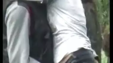 Desi mms evidence of Indian lovers caught making out outdoor in park