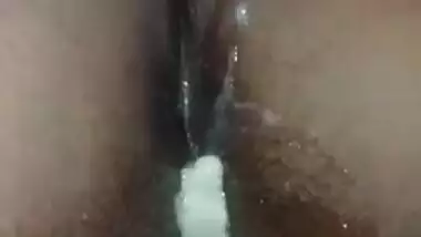 Hardcore session of Desi brunette masturbating and reaching XXX orgasm