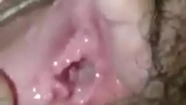 Desi spreads her XXX pussy lips for a homemade close-up sex film