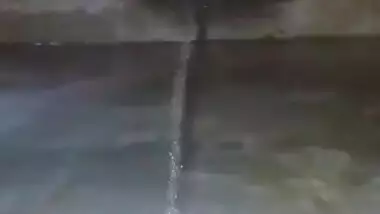 Desi aunty pissing