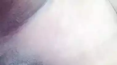 Pretty Desi bhabhi poses for XXX clip showing her tits and pussy