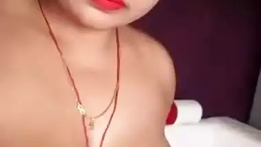 Sexy indian wife full nude selfie and hairy pussy show for lover