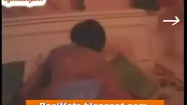Desi sexy aunty without clothes riding top on uncle in desi sex movie
