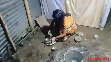 Desi man sees his cute wife and drills her XXX twat from behind