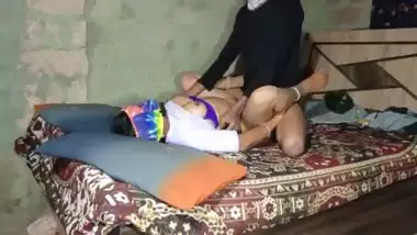 Bhabhi ko raat me jor se choda in house Hindi audio. step sister ki chudai.