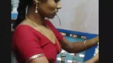 Bpmama Xnxx - Bhabhi Wearing Saree Movies desi porn