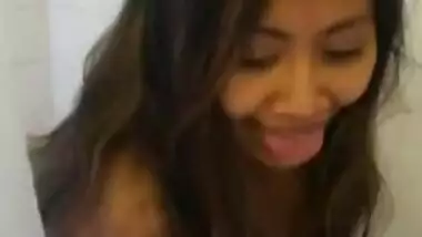 Chick bares her tiny sex breasts to her XXX Indian admirer with a camera