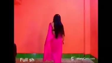 Amateur cam girl does a sexy dance for her fans on a romantic song