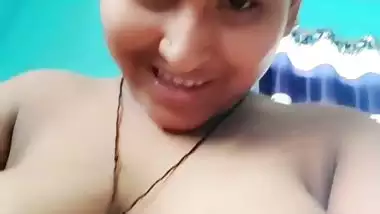 Chubby Bengali girl naked boob licking viral xxx