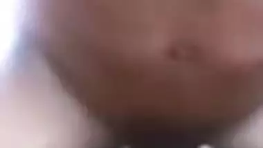 Desi girl hooks up with XXX lover in close-up MMMS video at home