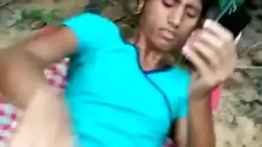 Desi chick has unshaved pussy captured by XXX man for MMS content