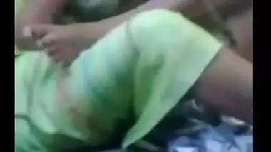 Indian outdoor sex scandal of Desi young students open sex in park