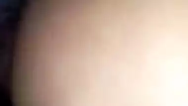 Horny guy makes Desi girl understand that he is keen to have chudai