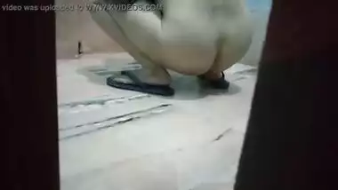 Desi bhabi pissing and naughty son using his mobile quickly to take the video hiddenly