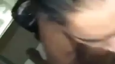 Tamil girl in Australia gives blowjob to boyfriend