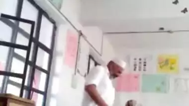 School Peon Fuck Teacher Bhabi in Classroom