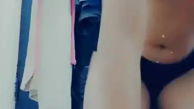 Gorgeous nude Indian girl pics and videos