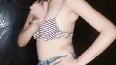 Gorgeous cutie sexy dance show for her boyfriend