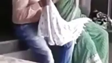 Indian girl in saree caught giving outdoor BJ to lover in Desi mms video