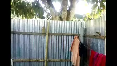 Indian porn site IPV new outdoor bath mms
