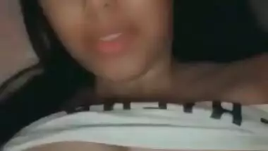 Horny Paki Girl Drilling her Pussy with Hair Brush & Too Much Squarting