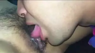 Horny Indian boy prepares GF for chudai by licking her hairy XXX muff
