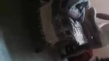 Boy sneakily films how Indian neighbor is having XXX chudai with wife