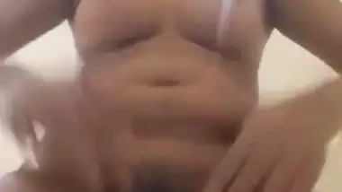 Round boobs Indian maal nude private show for lover