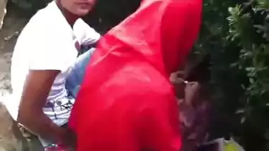 Couple Romance In Park - Movies. video3porn3