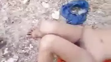 Indian outdoor sex! Mallu village bhabhi outdoor fucked by perv devar