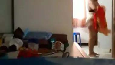 Tamil mom dress change spy video