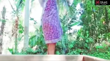 Tamil Girl Outdoor Bathing And Public Masturbation - Indian Hindi Sex Outdoors In Public