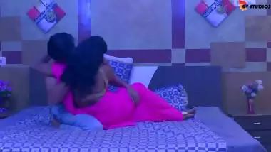 Uff (2020) UnCensored Nude Web Series – Part 1