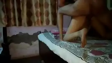 Pervert Son Enjoys Recording Desi MILF Mom’s Bedtime Sex