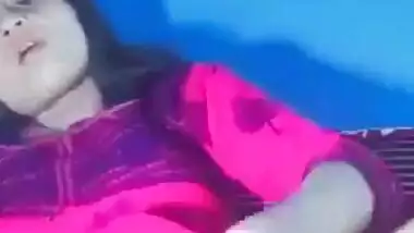 Bangladeshi Chittagong girl fingering her cunt on cam