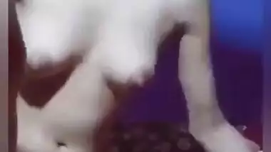 Horny Bangladeshi Chittagong Girl dildoing pussy