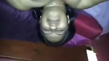 Pakistani Desi XXX slut records her own pussy fucking session MMS