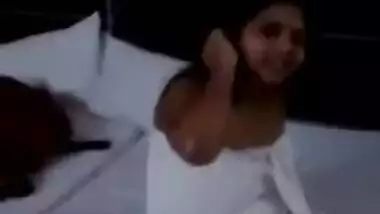 Indian girl doesn't want to flash XXX bodies for husband's amateur porn