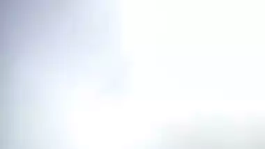 Man has XXX sex with hot Desi wife who knows nothing about MMS leaking