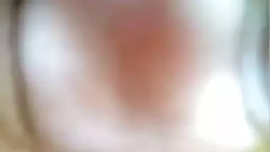 Buddy touches boobs and porn peach of his Indian girlfriend on camera