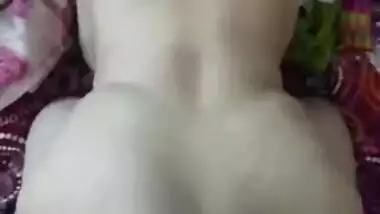 Paki female moves XXX rear towards sex stick till it sprays chudai cum