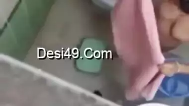 Indian slut doesn't know private shower video becomes public domain